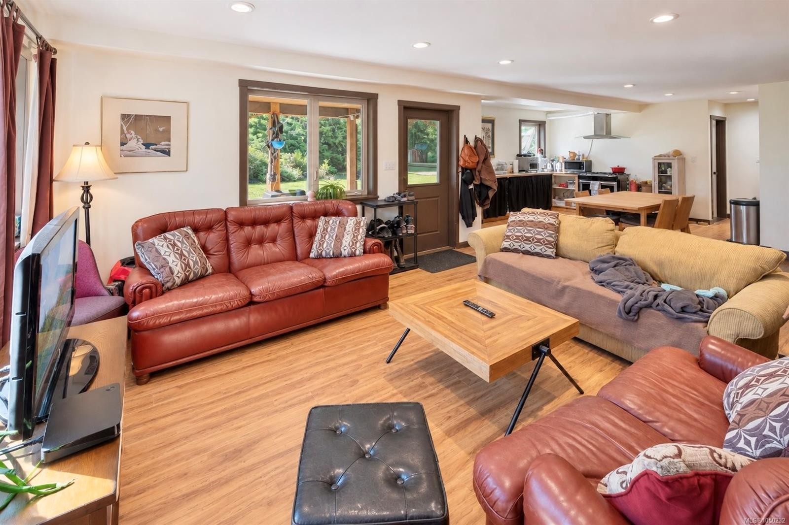 850 Lorne White Pl, Ucluelet, BC