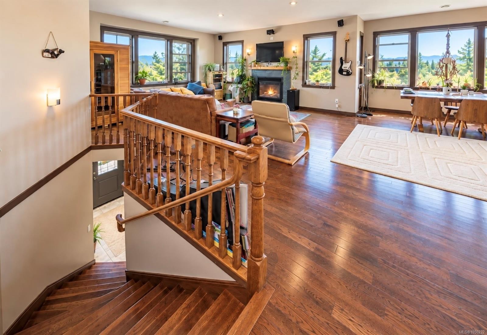 850 Lorne White Pl, Ucluelet, BC