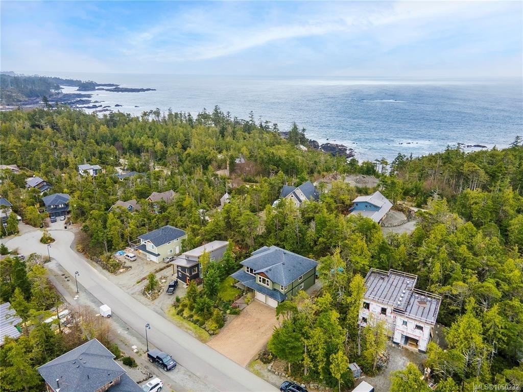 850 Lorne White Pl, Ucluelet, BC