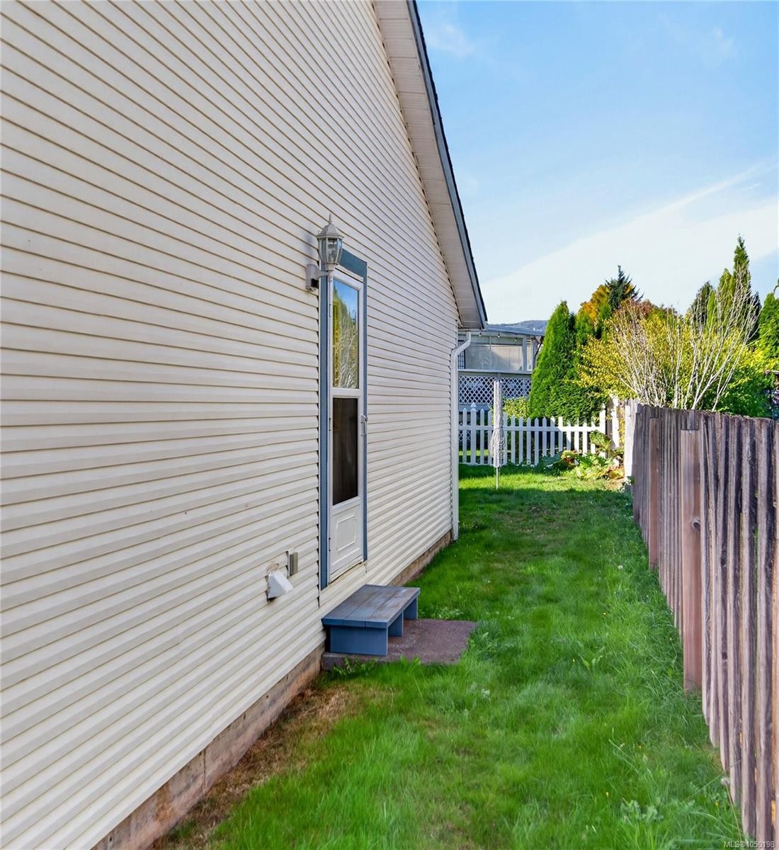 #A-3319 Seventh St, Cumberland, BC