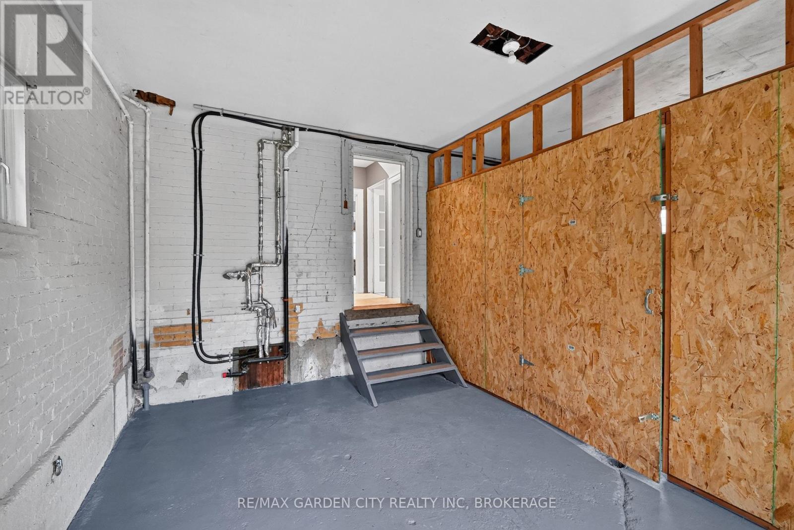 74 Wiley Street, St. Catharines (Downtown), ON