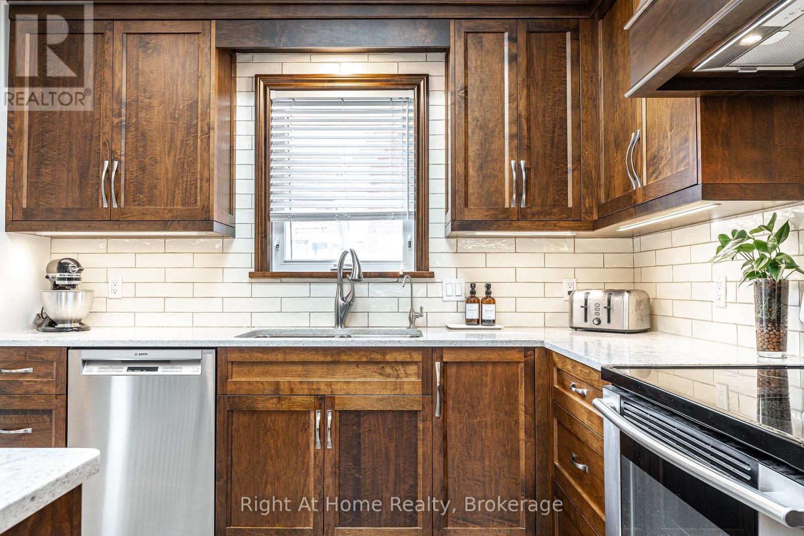 117 Pleasant Drive, Stratford, ON