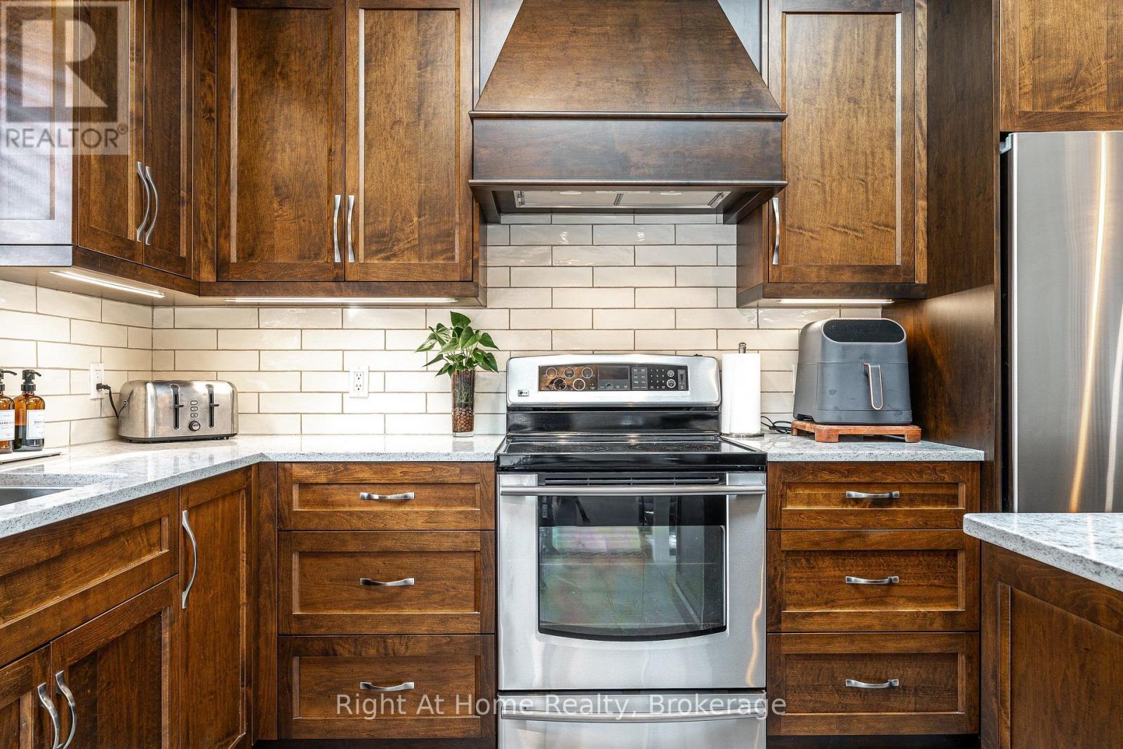 117 Pleasant Drive, Stratford, ON