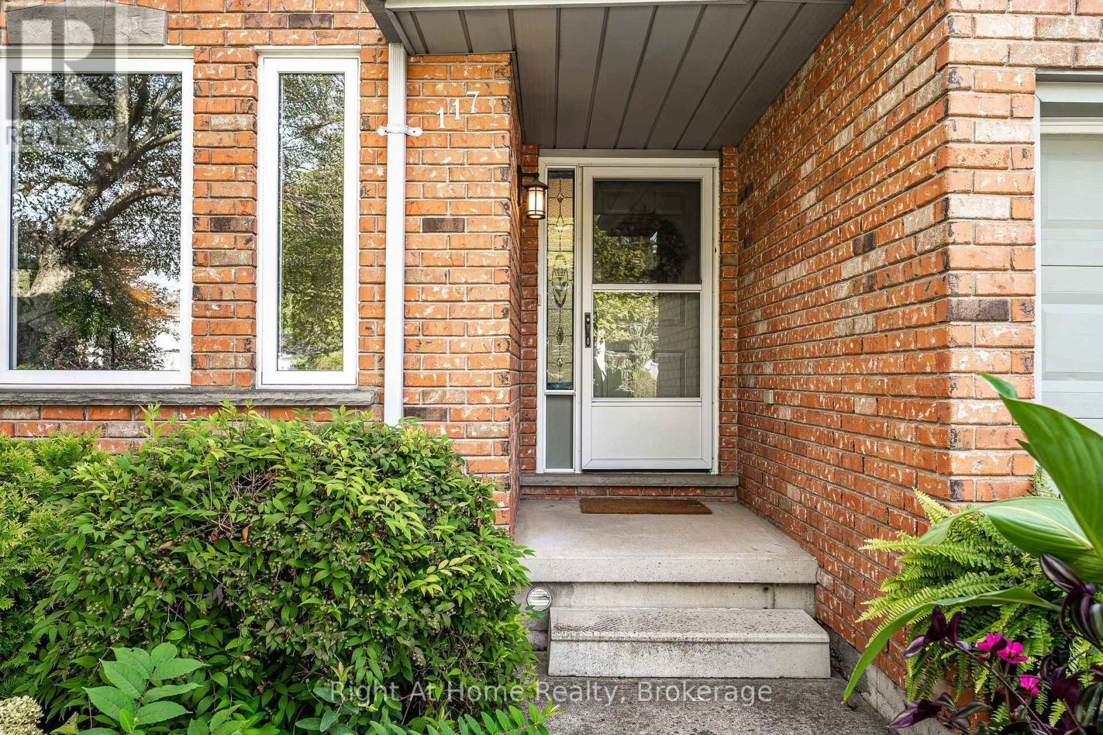 117 Pleasant Drive, Stratford, ON