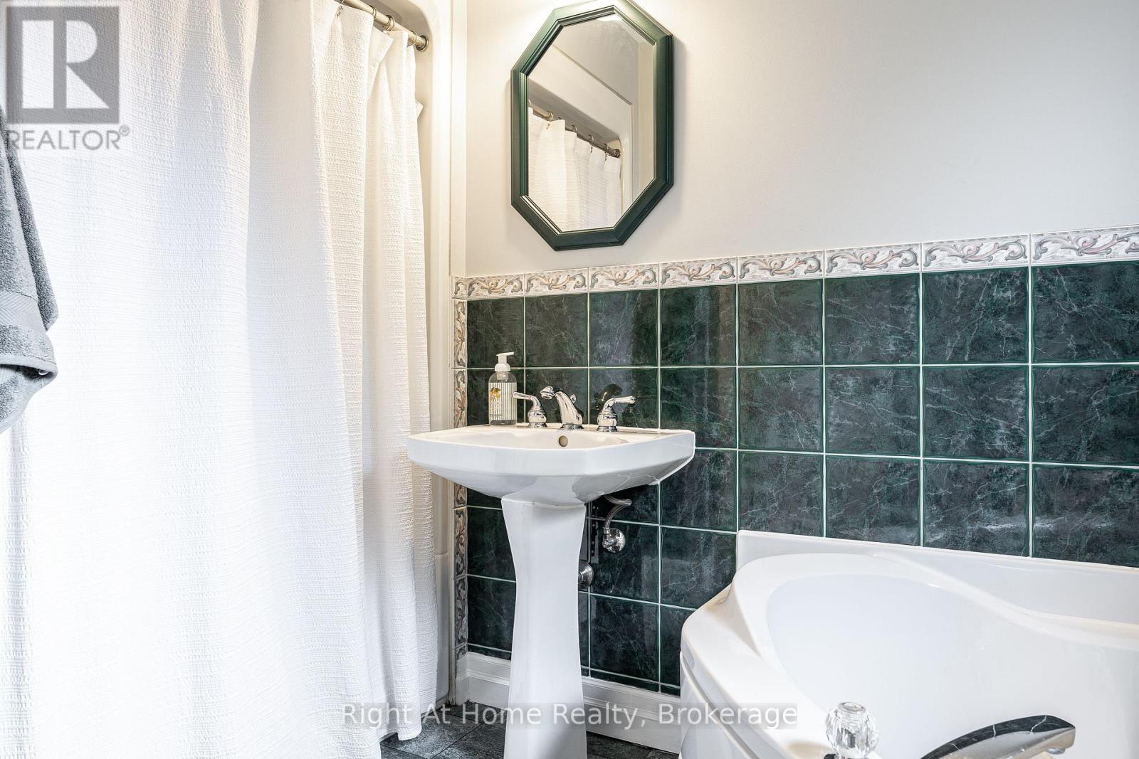 117 Pleasant Drive, Stratford, ON