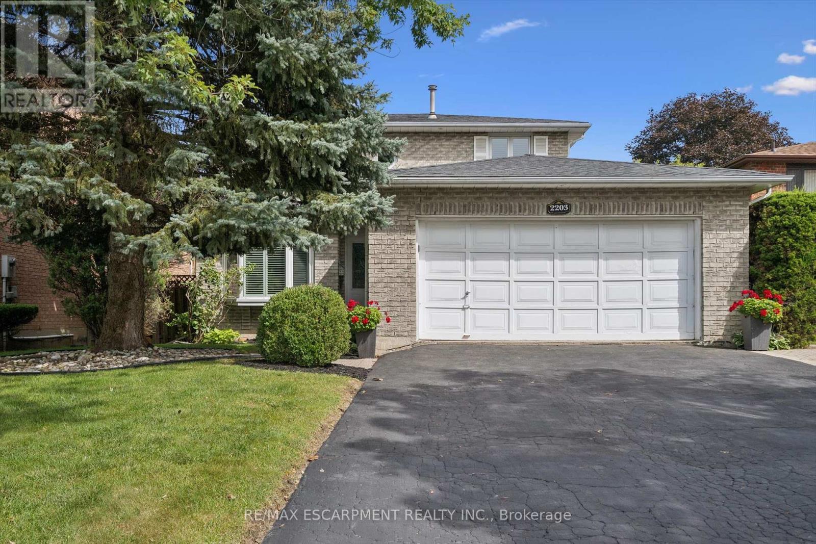 House Front - 2203 Robin Drive, Mississauga, ON