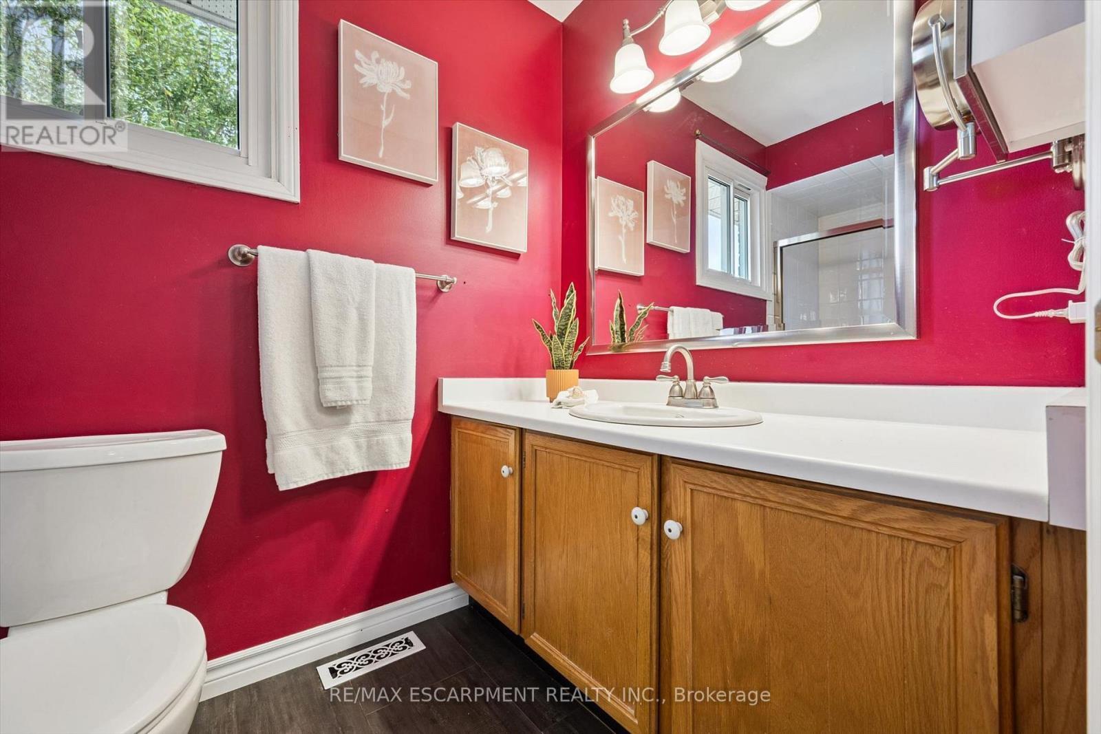 Primary 4PC Ensuite - 2203 Robin Drive, Mississauga, ON