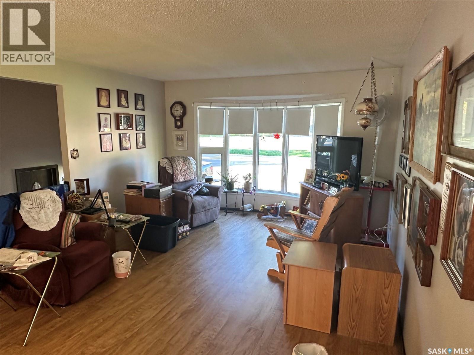 105 Empire Road, Assiniboia, SK