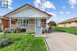 8 AMETHYST ROAD Toronto, ON M1T 2E7