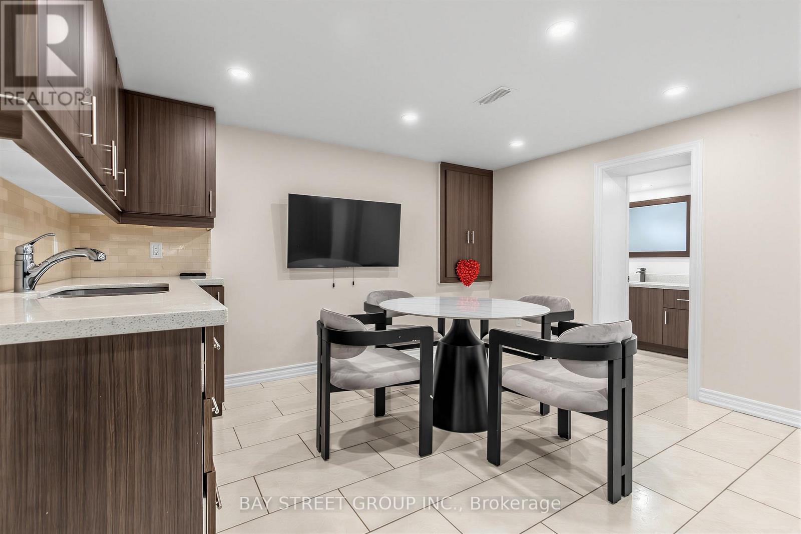 8 Amethyst Road, Toronto, ON