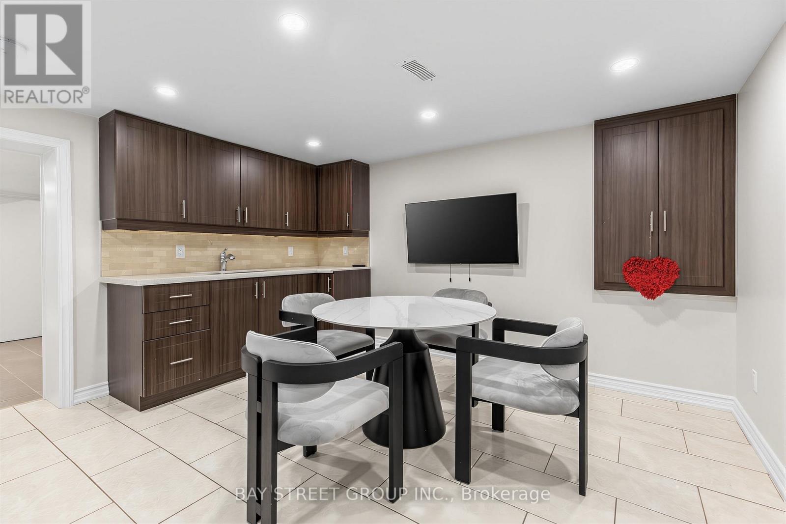 8 Amethyst Road, Toronto, ON