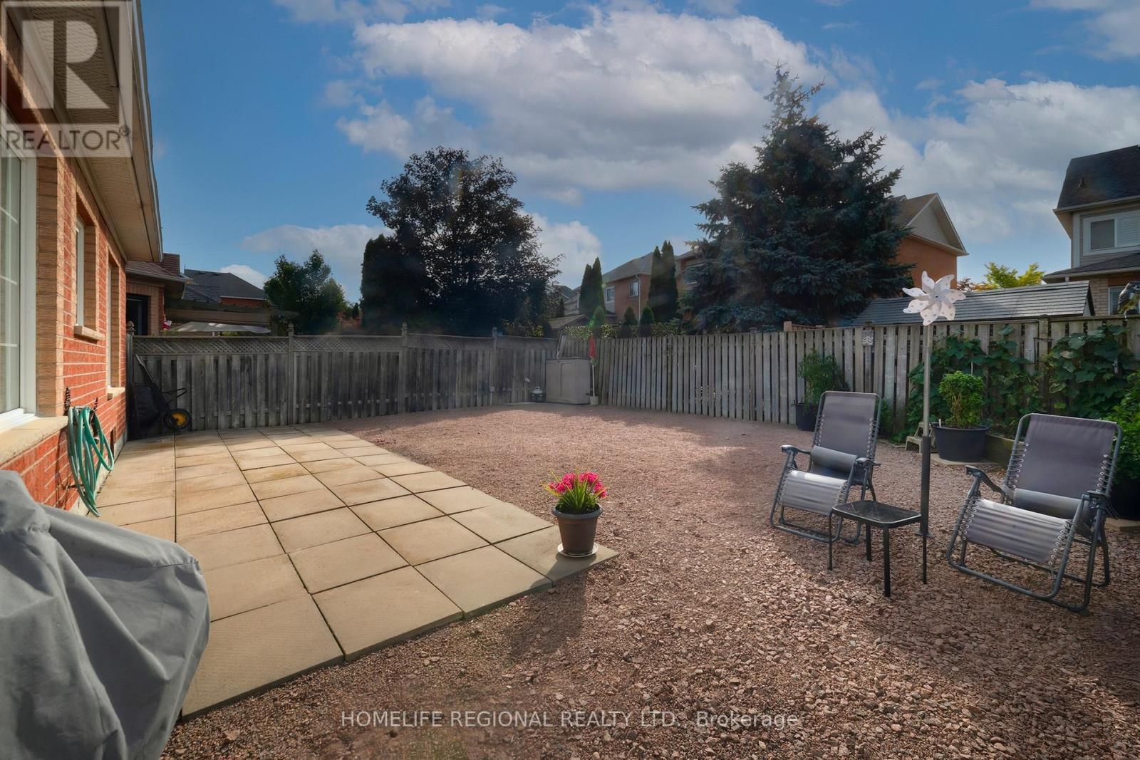 40 Arnold Crescent, Whitby, ON