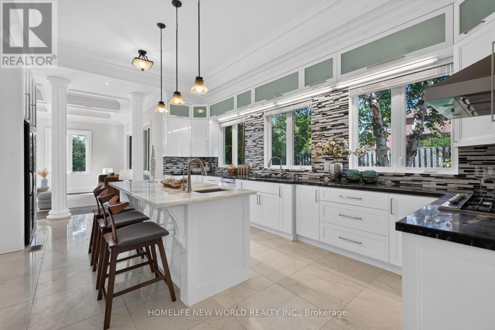 128 Garden Avenue, Richmond Hill, ON