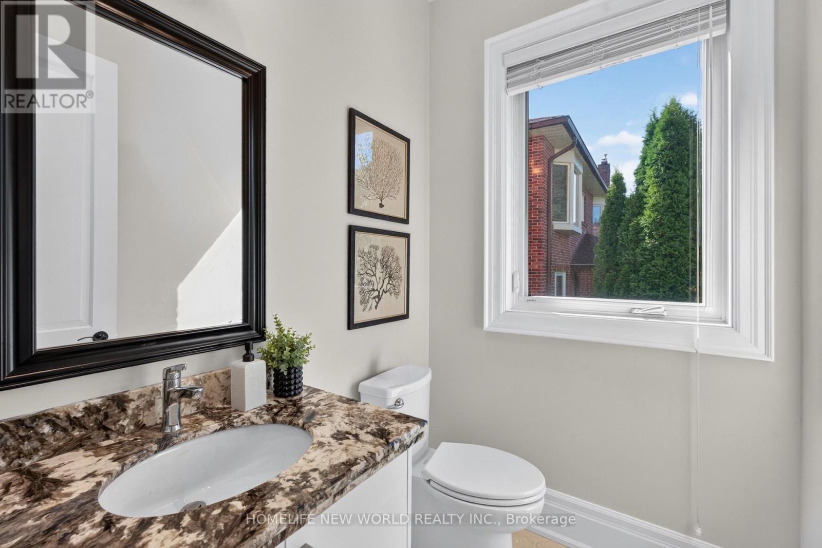 128 Garden Avenue, Richmond Hill, ON
