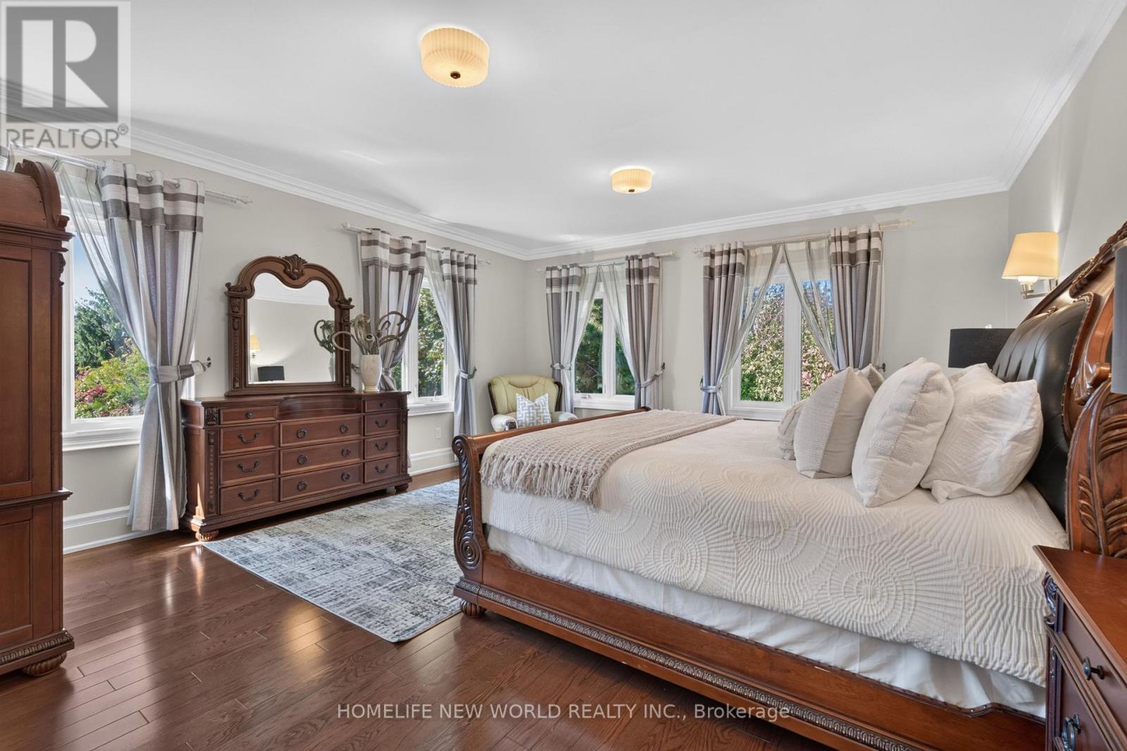 128 Garden Avenue, Richmond Hill, ON