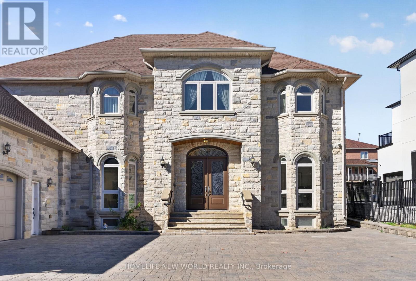 128 Garden Avenue, Richmond Hill, ON
