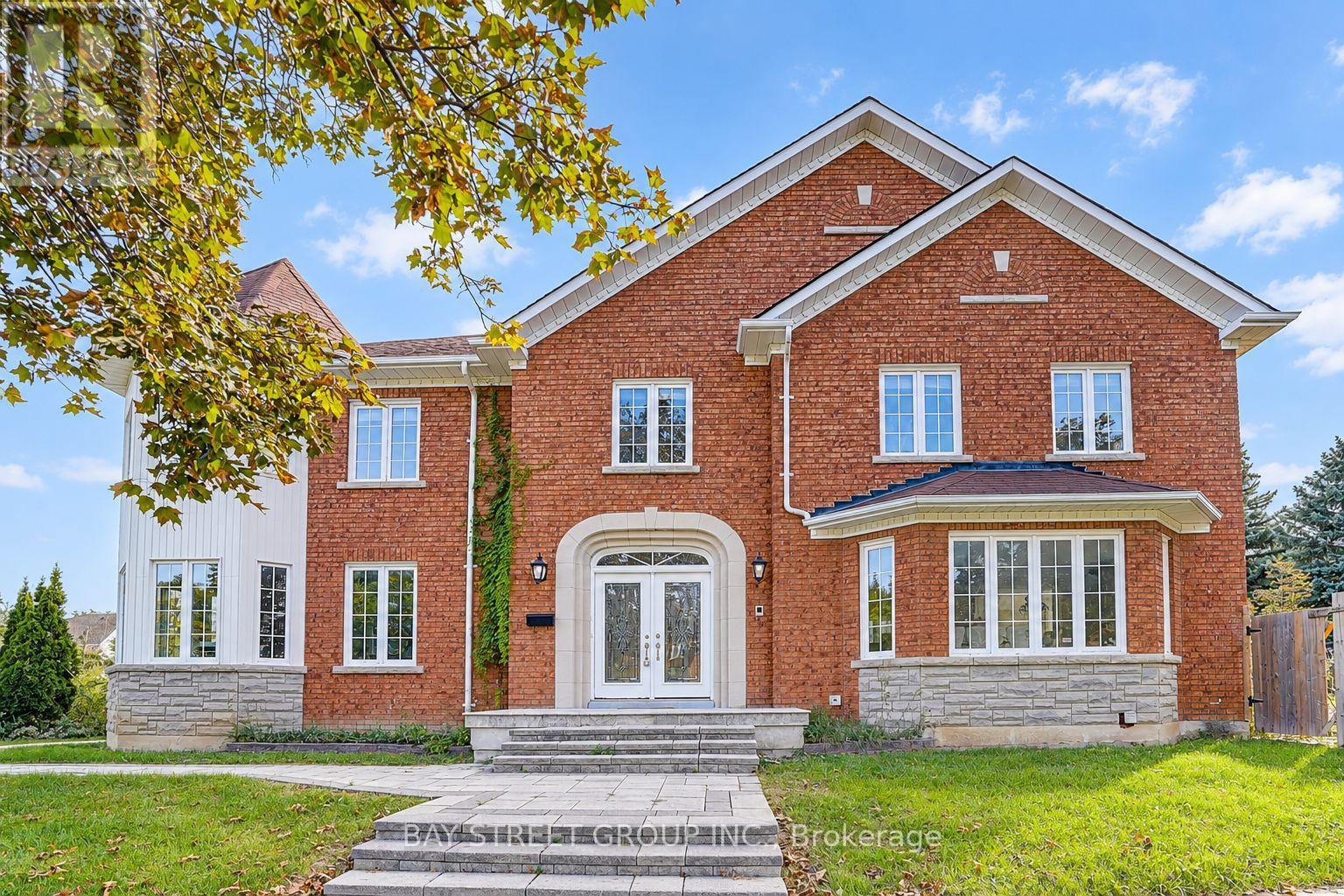 411 Weldrick Road E, Richmond Hill, ON