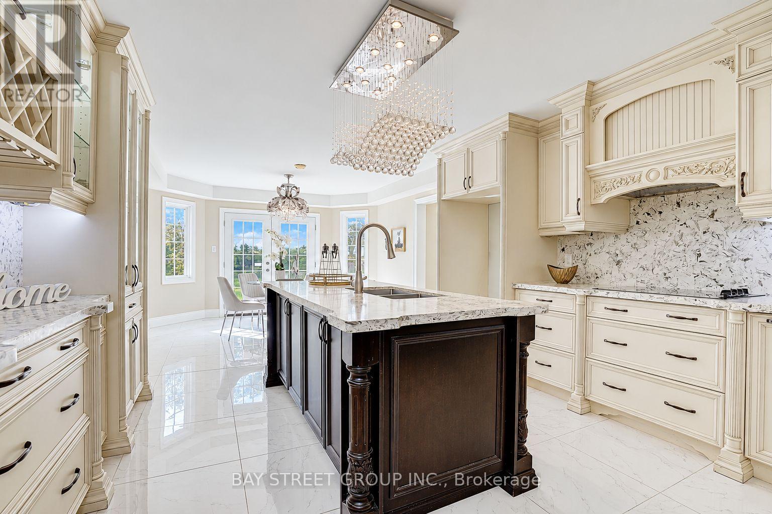 411 Weldrick Road E, Richmond Hill, ON