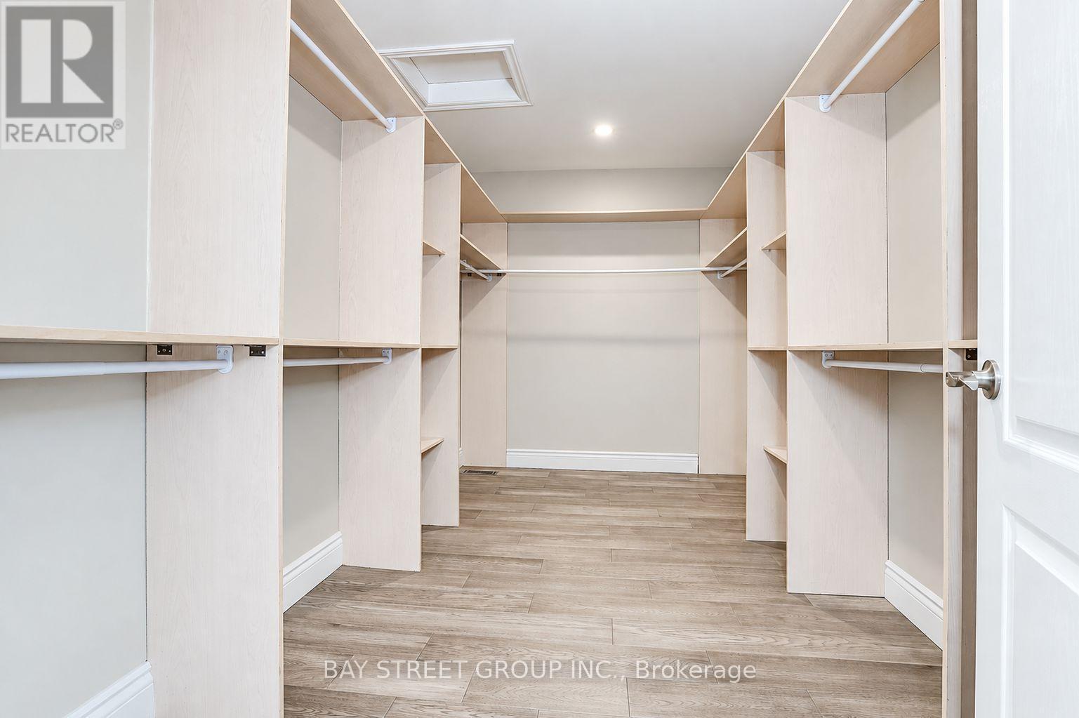 411 Weldrick Road E, Richmond Hill, ON