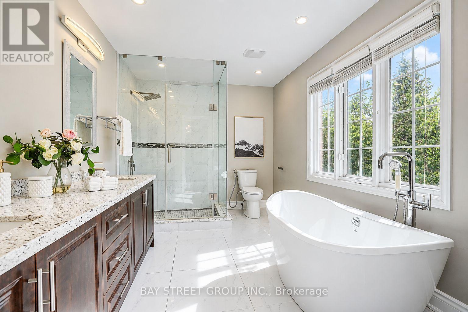 411 Weldrick Road E, Richmond Hill, ON