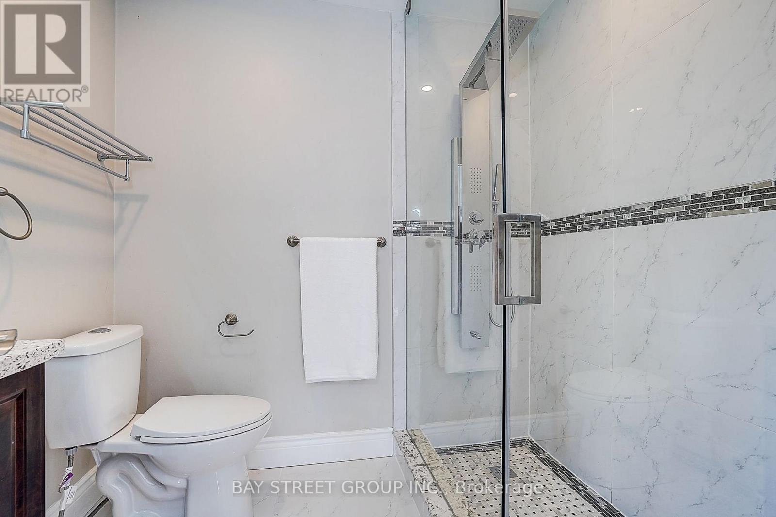 411 Weldrick Road E, Richmond Hill, ON