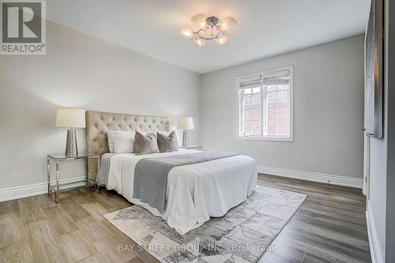 411 Weldrick Road E, Richmond Hill, ON