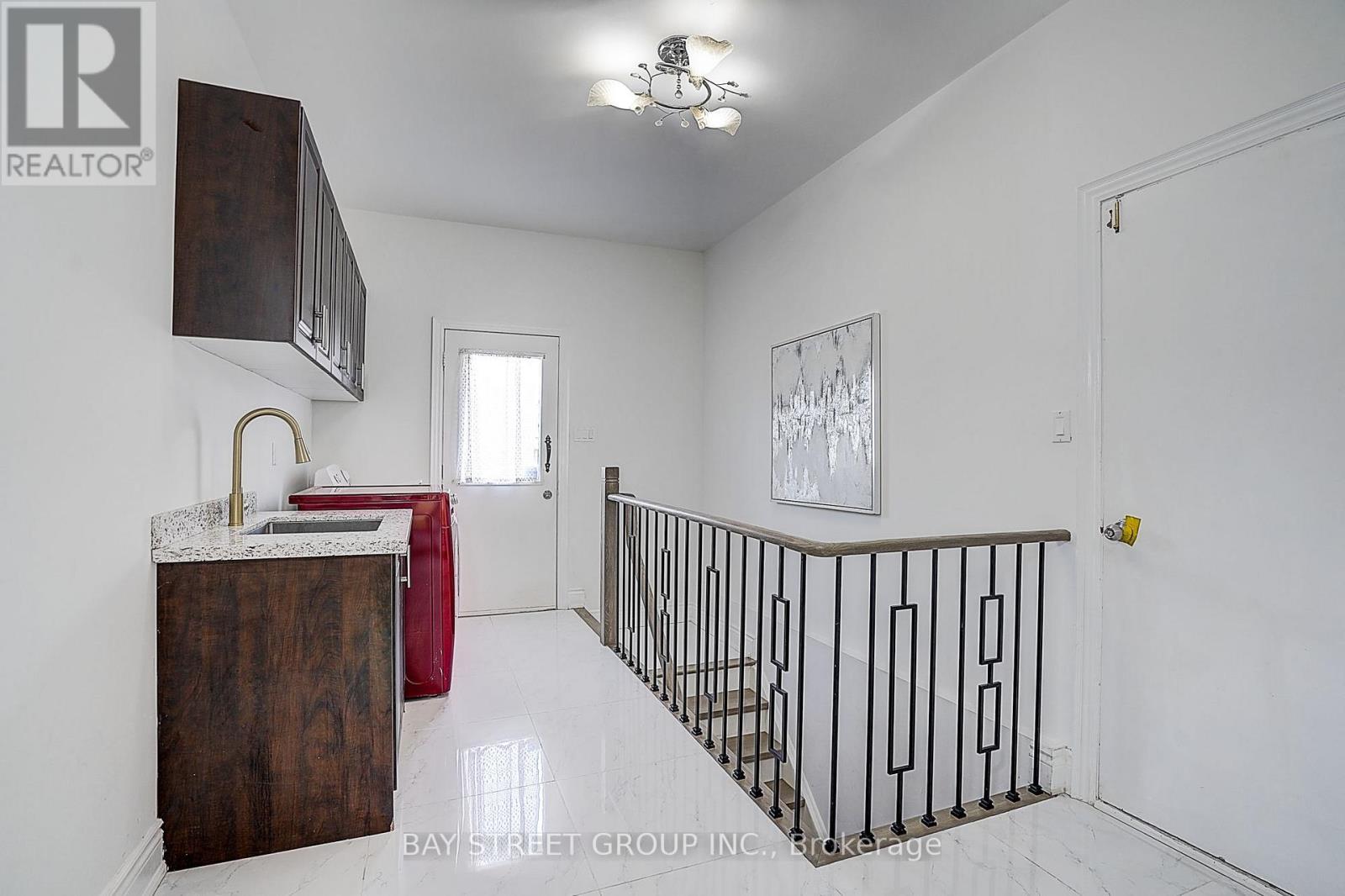 411 Weldrick Road E, Richmond Hill, ON