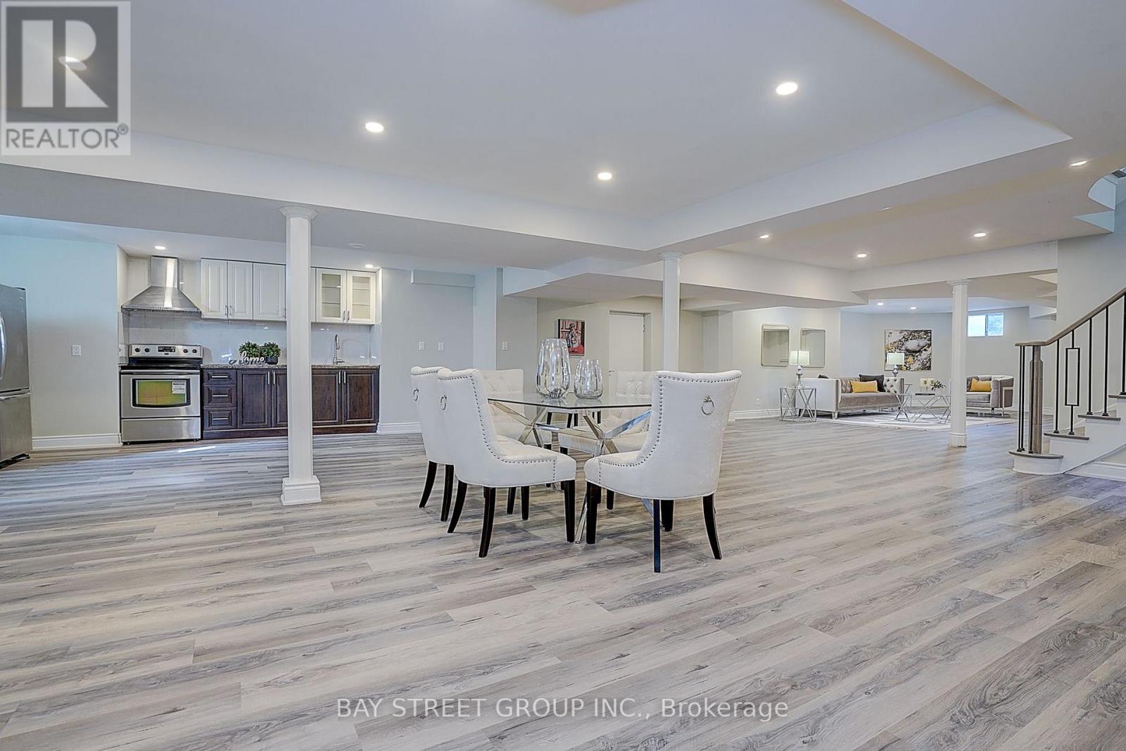 411 Weldrick Road E, Richmond Hill, ON