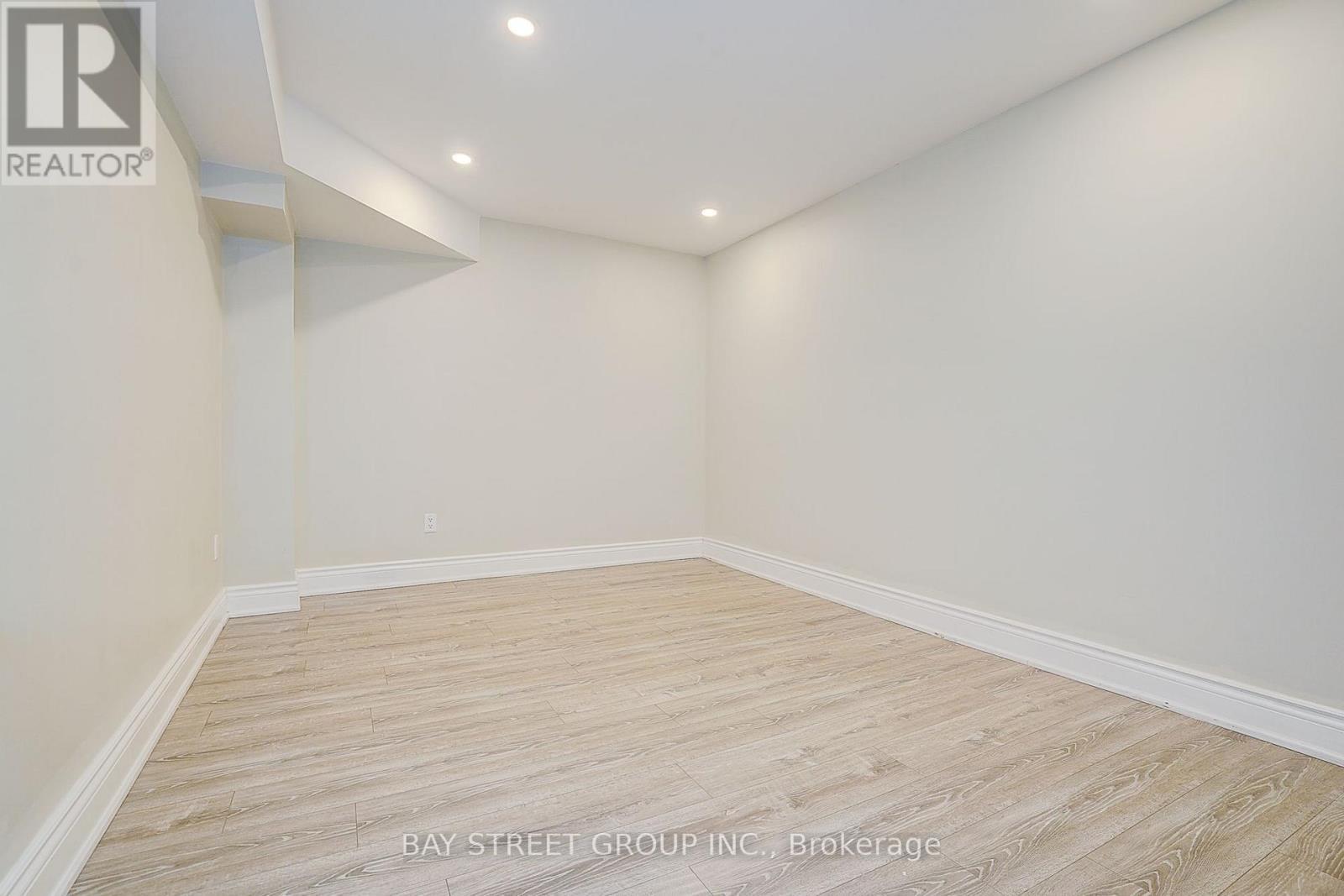 411 Weldrick Road E, Richmond Hill, ON