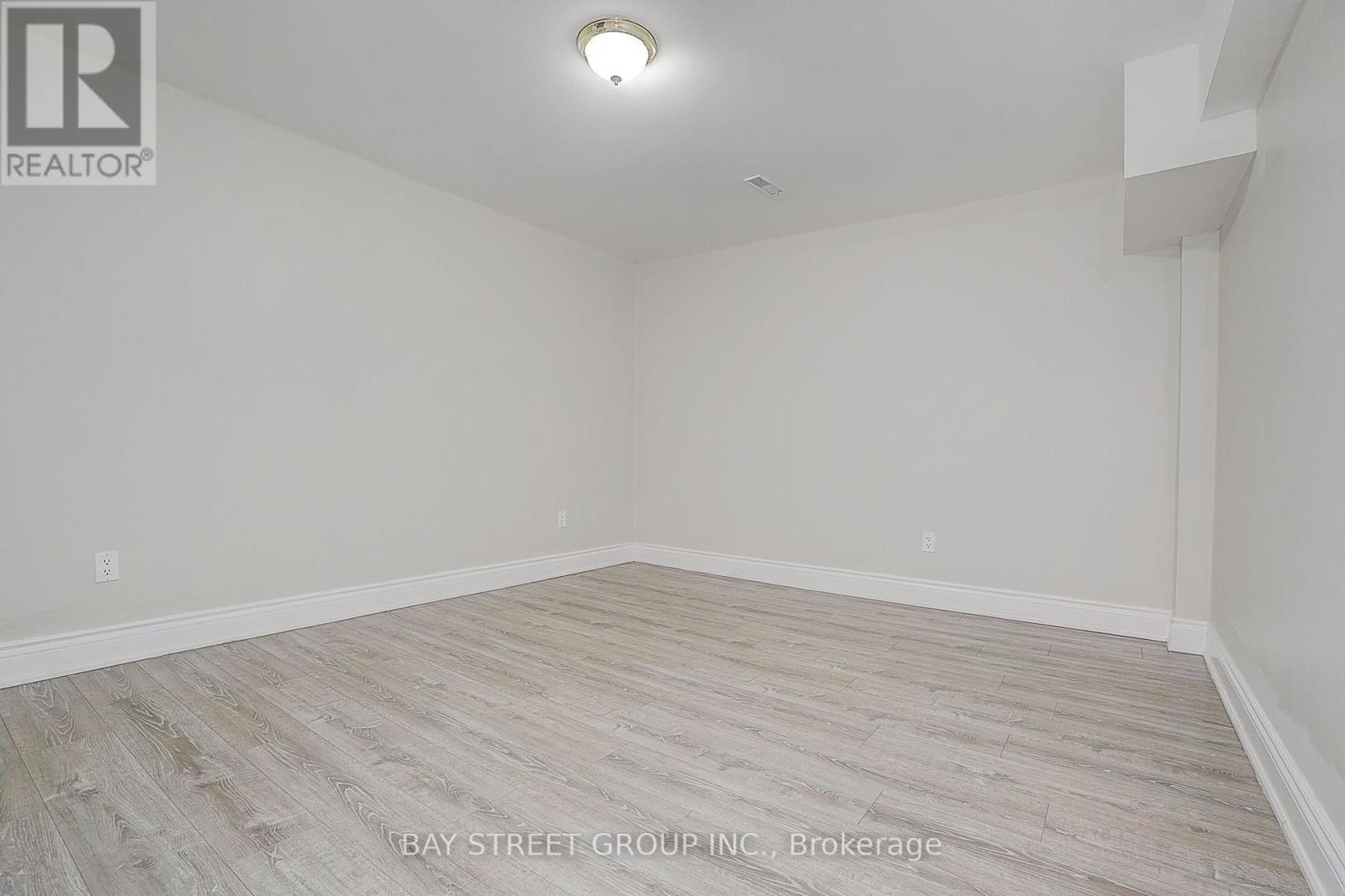411 Weldrick Road E, Richmond Hill, ON