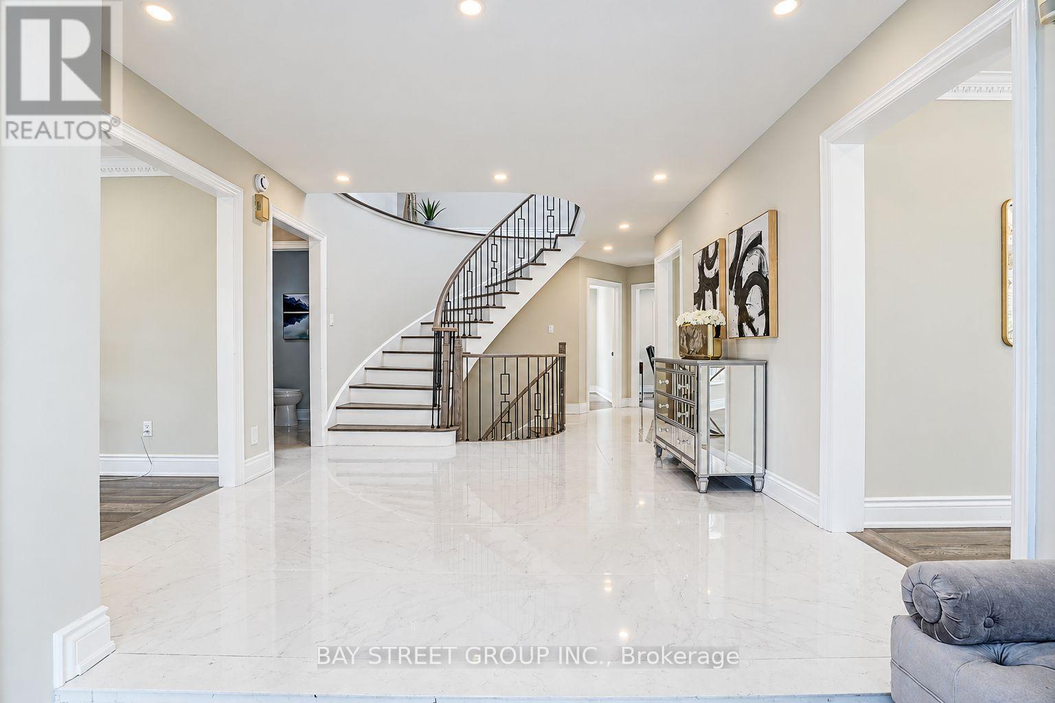 411 Weldrick Road E, Richmond Hill, ON
