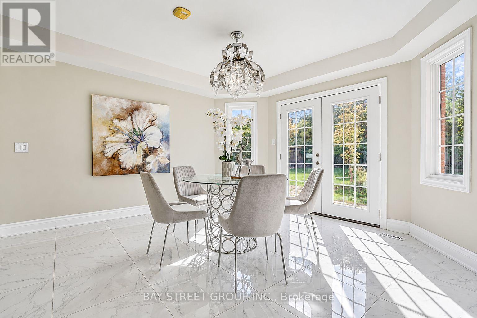 411 Weldrick Road E, Richmond Hill, ON