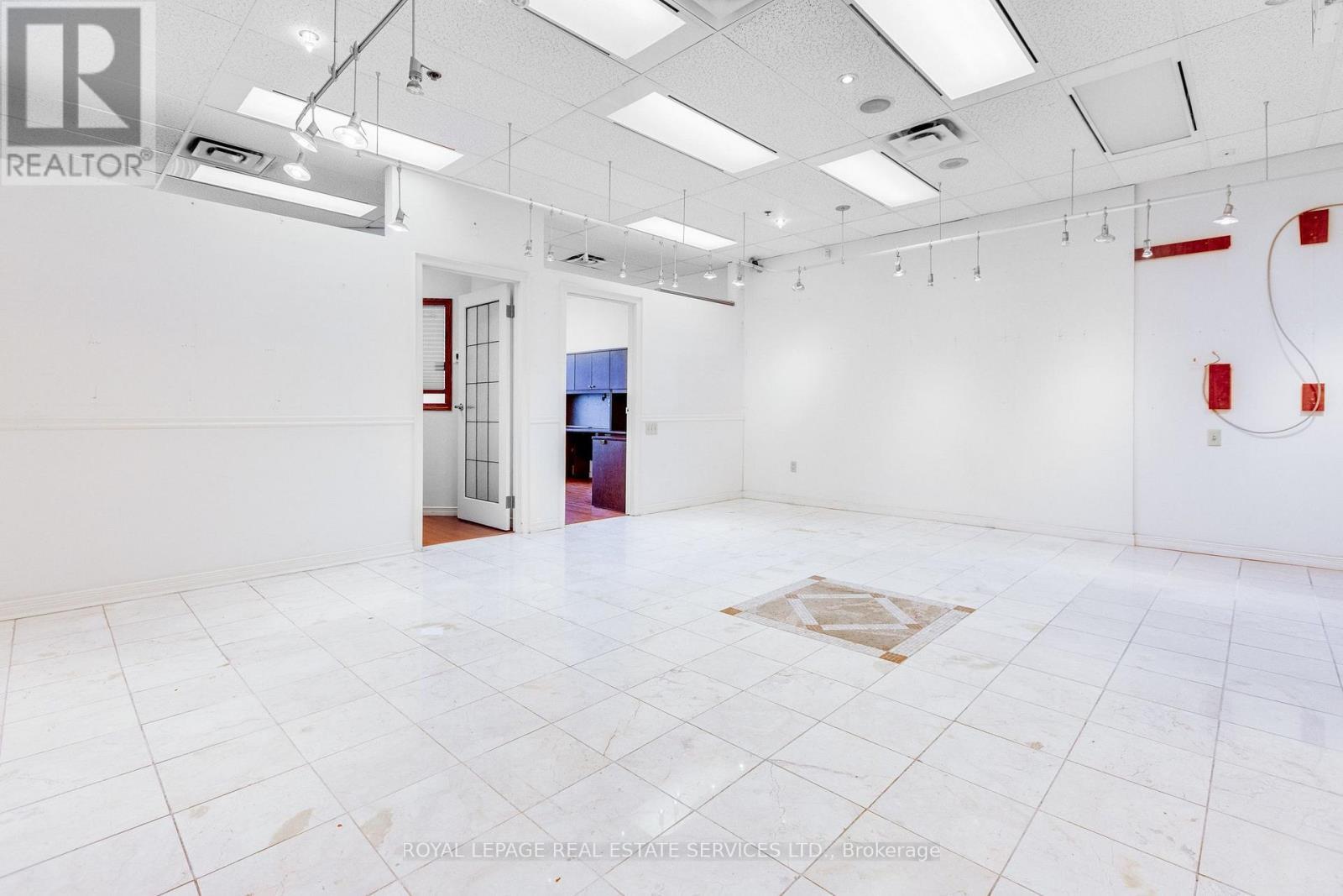 Spacious Retail/Office Area - 312 - 7368 Yonge Street, Vaughan, ON