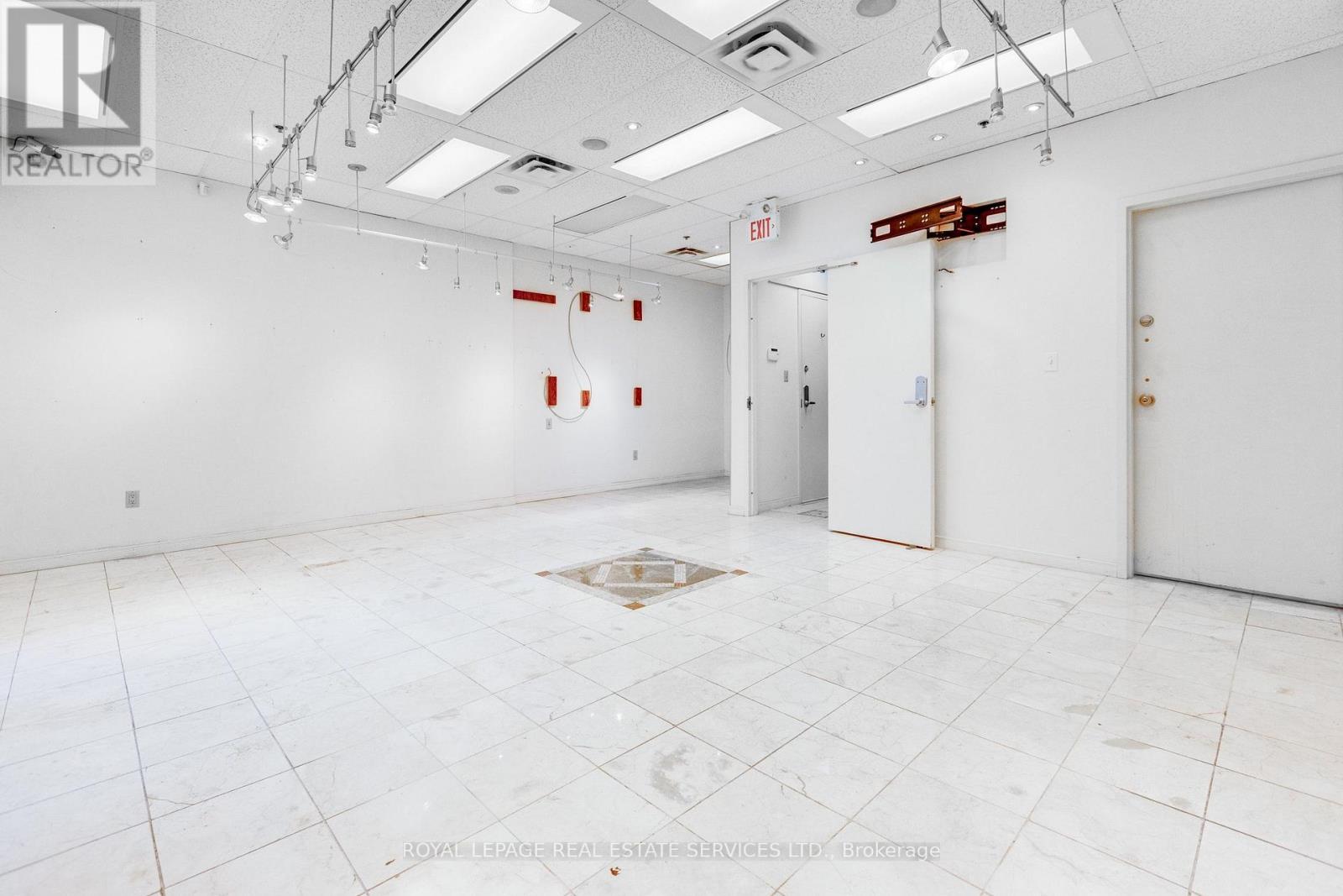 Spacious Retail/Office Area - 312 - 7368 Yonge Street, Vaughan, ON
