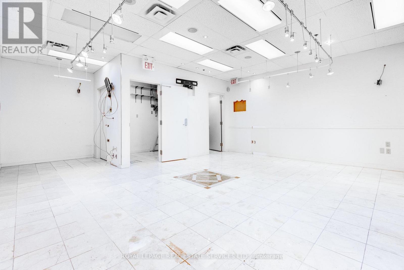 Retail/Reception Area - 312 - 7368 Yonge Street, Vaughan, ON