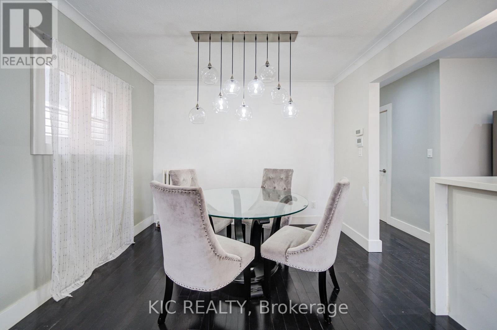 35 Montcalm Avenue Nw, Toronto, ON