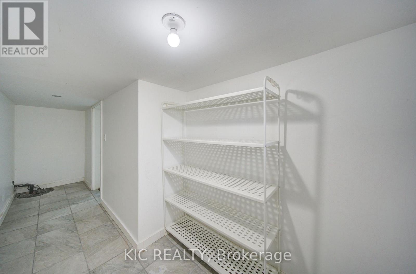 35 Montcalm Avenue Nw, Toronto, ON