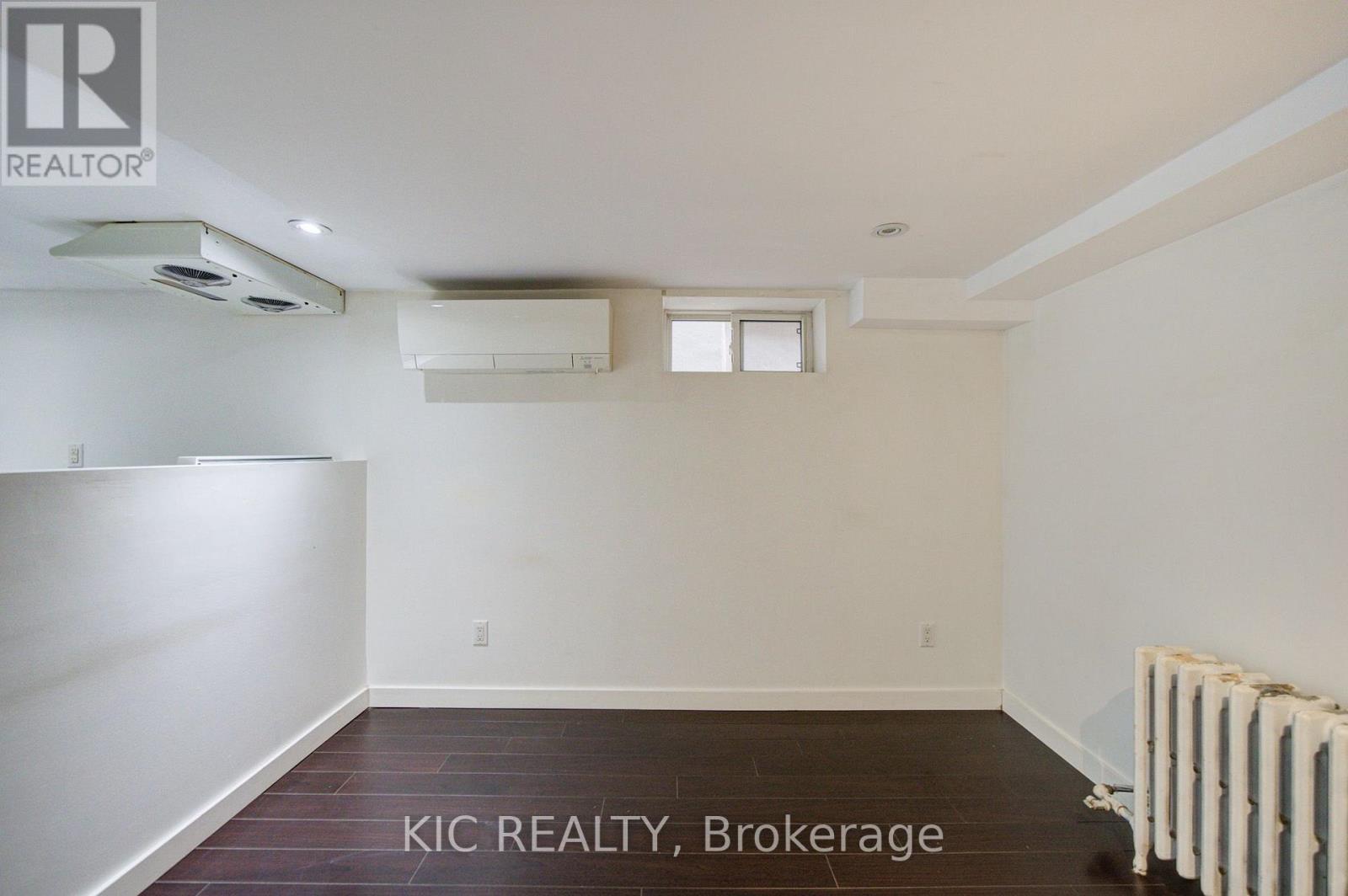35 Montcalm Avenue Nw, Toronto, ON