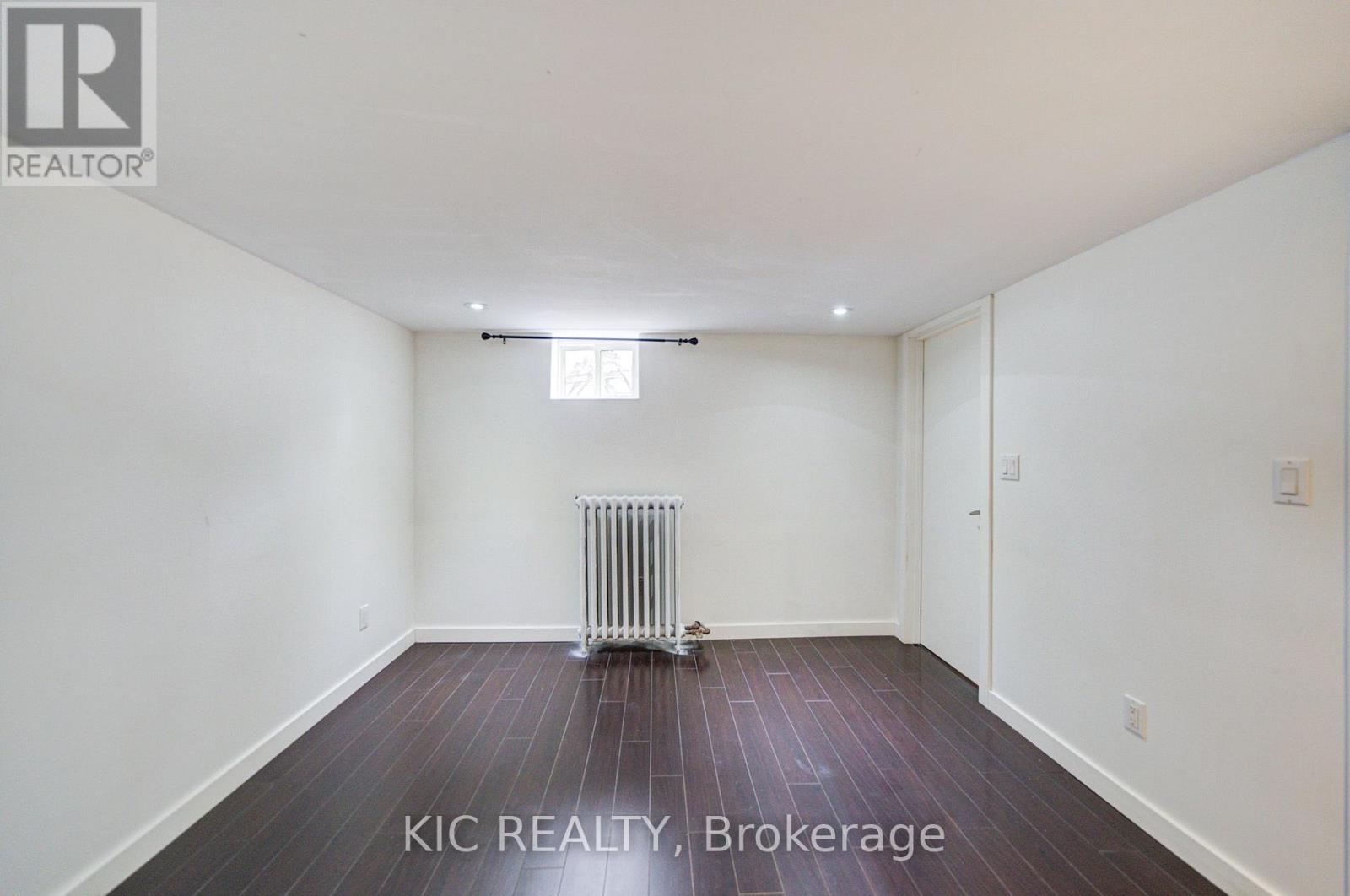 35 Montcalm Avenue Nw, Toronto, ON