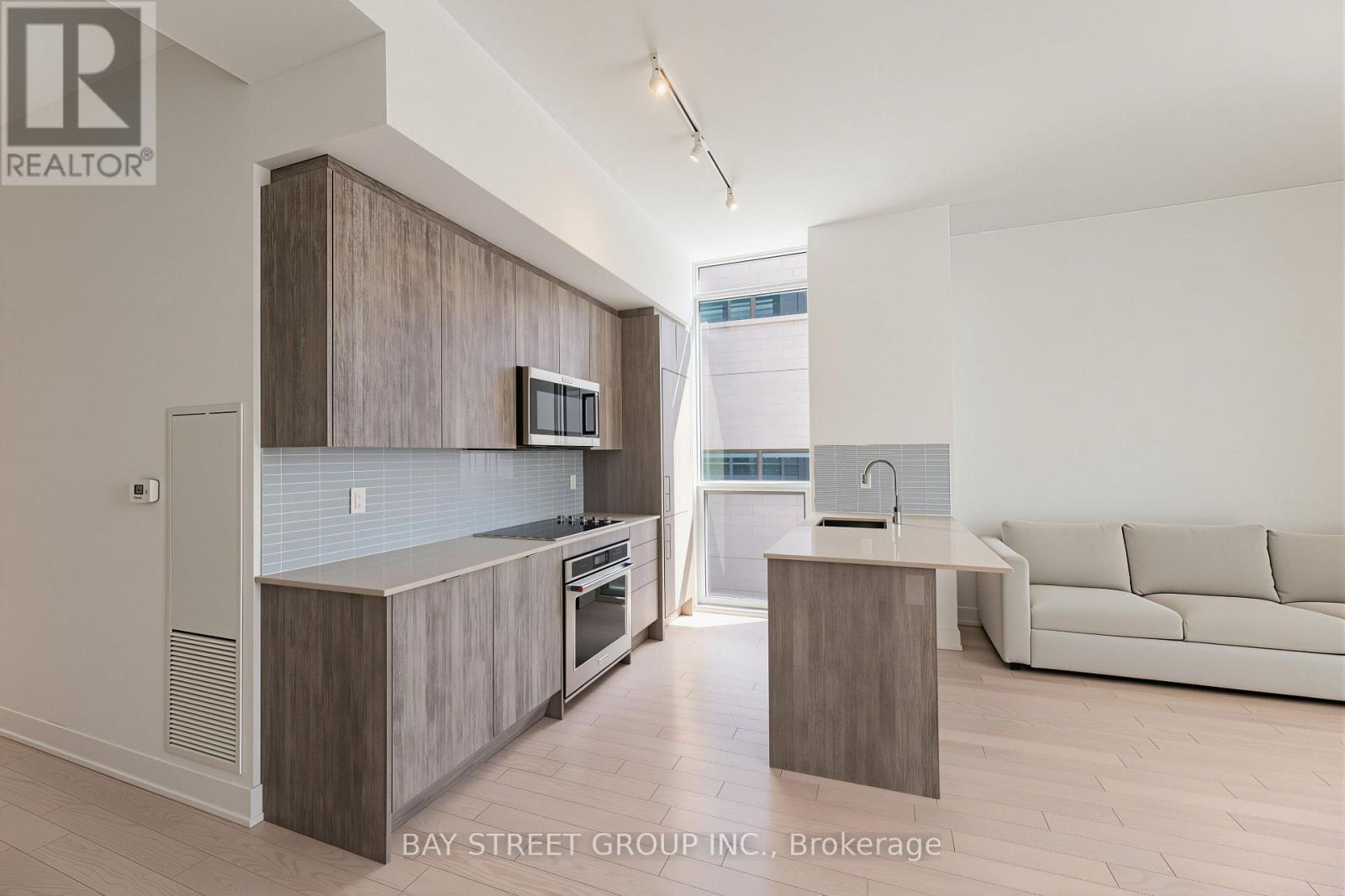 203 - 181 Bedford Road, Toronto, ON