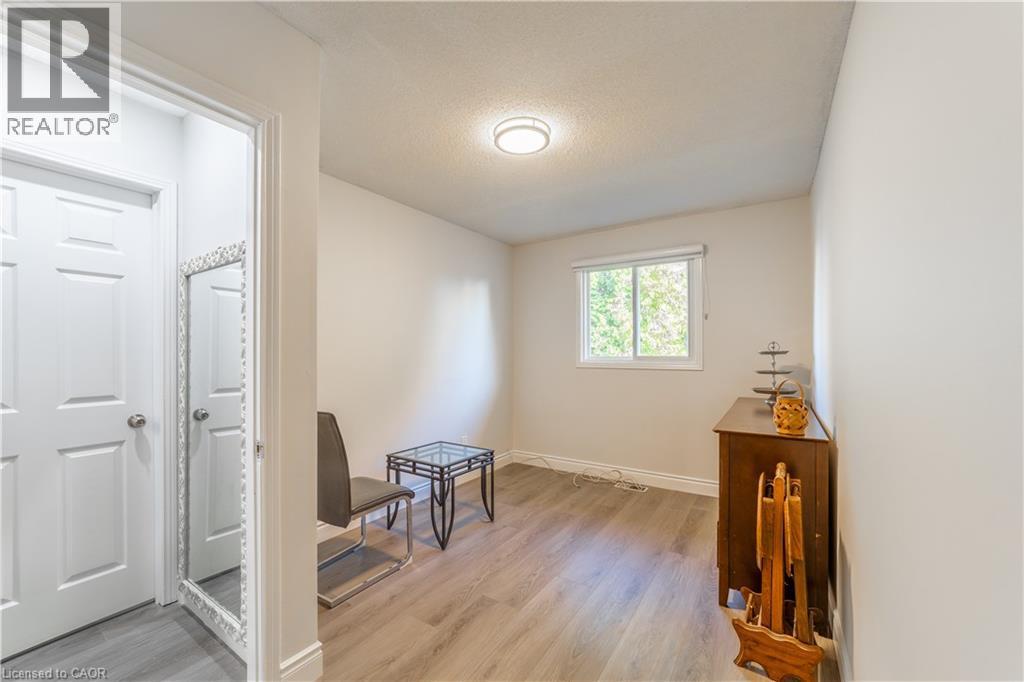 137 Nickolas Crescent, Cambridge, ON