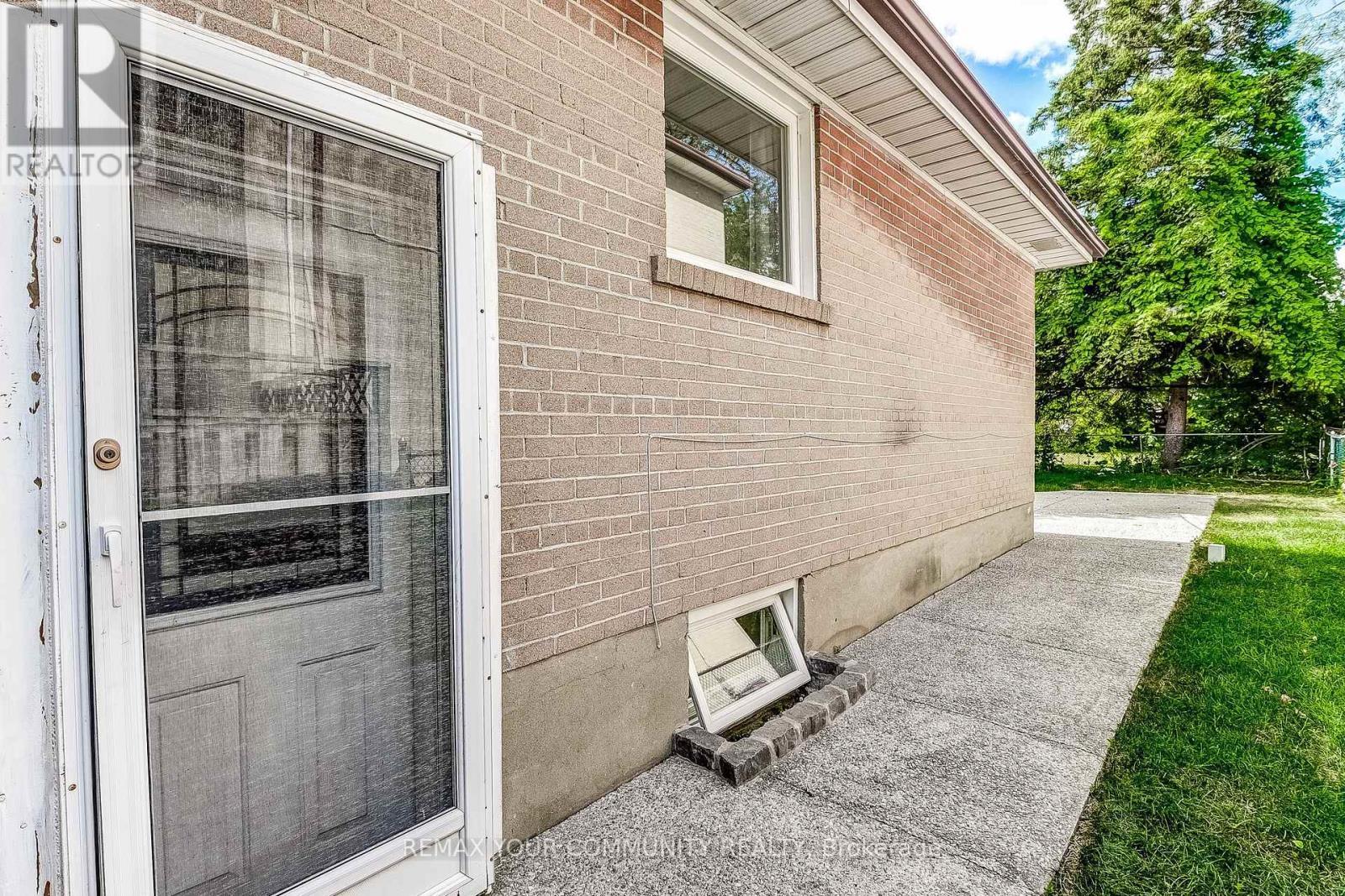 53 Glory Crescent, Toronto, ON