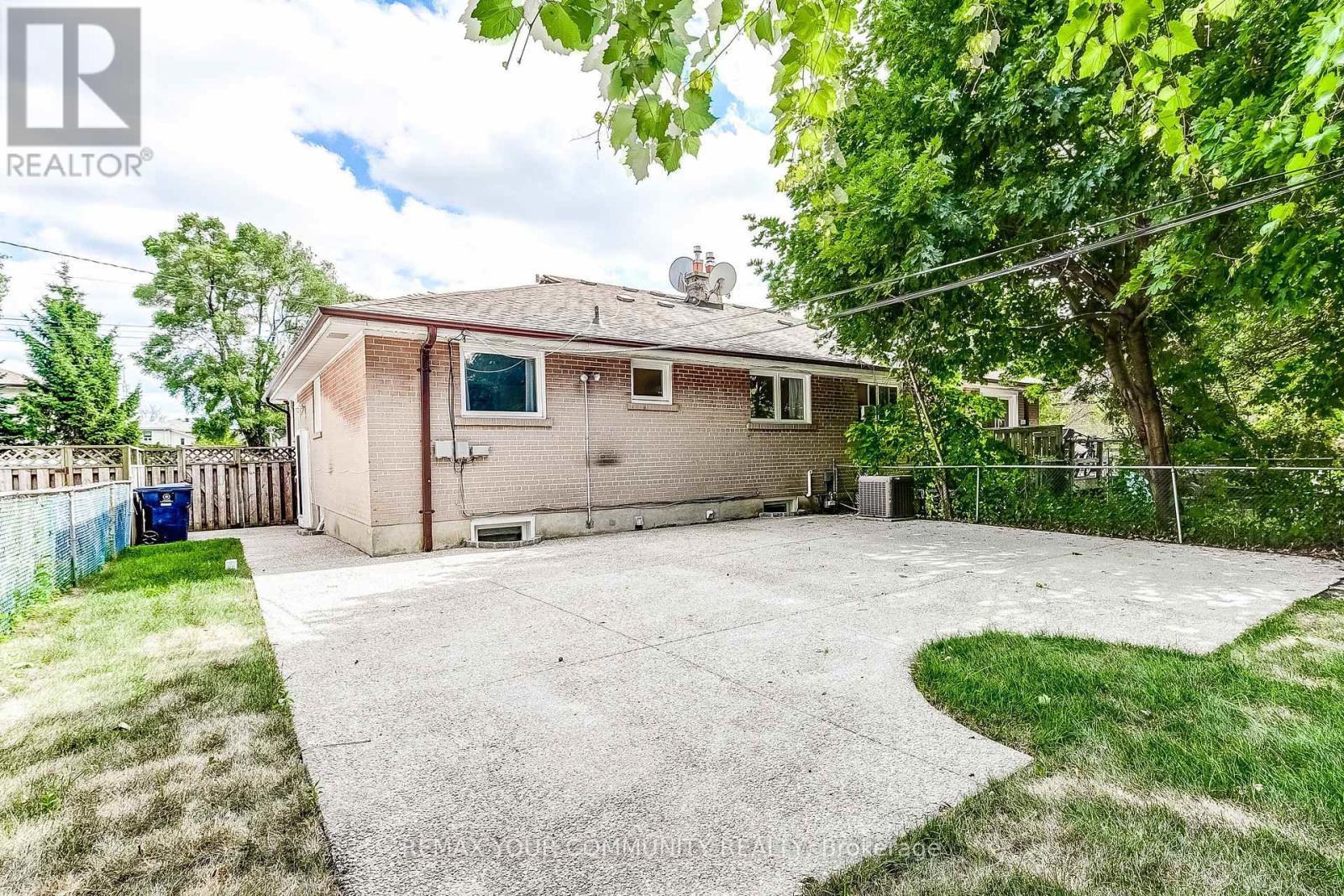 53 Glory Crescent, Toronto, ON