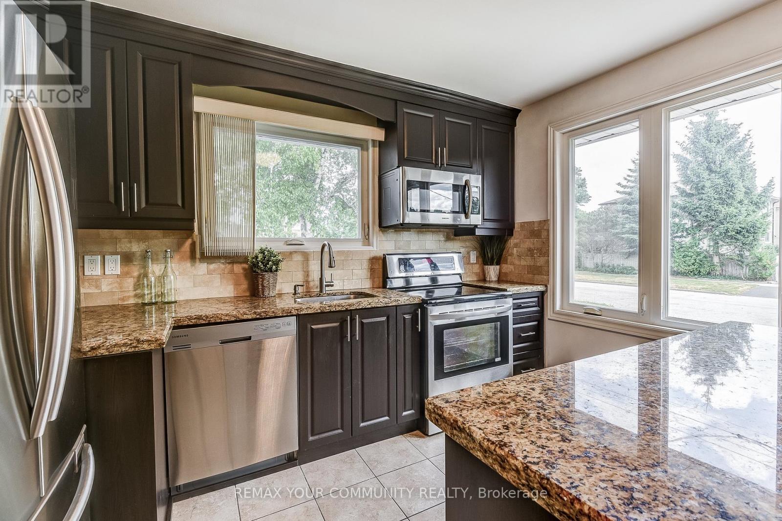53 Glory Crescent, Toronto, ON