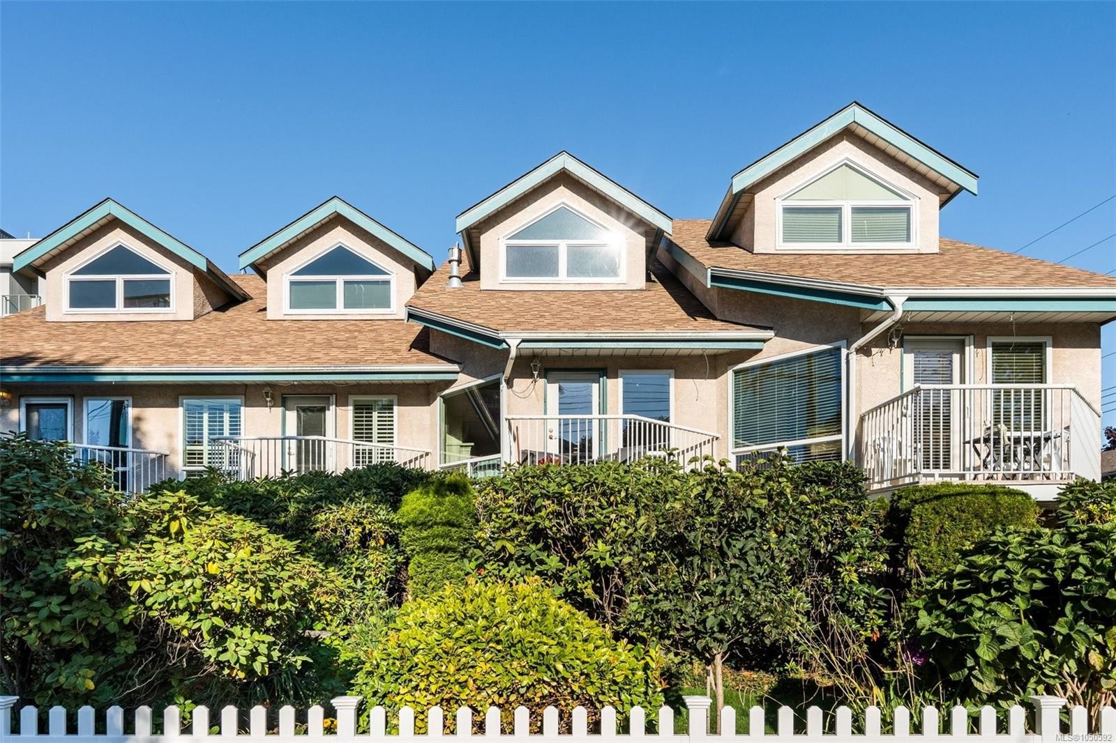 #2-20 Menzies St, Victoria, BC