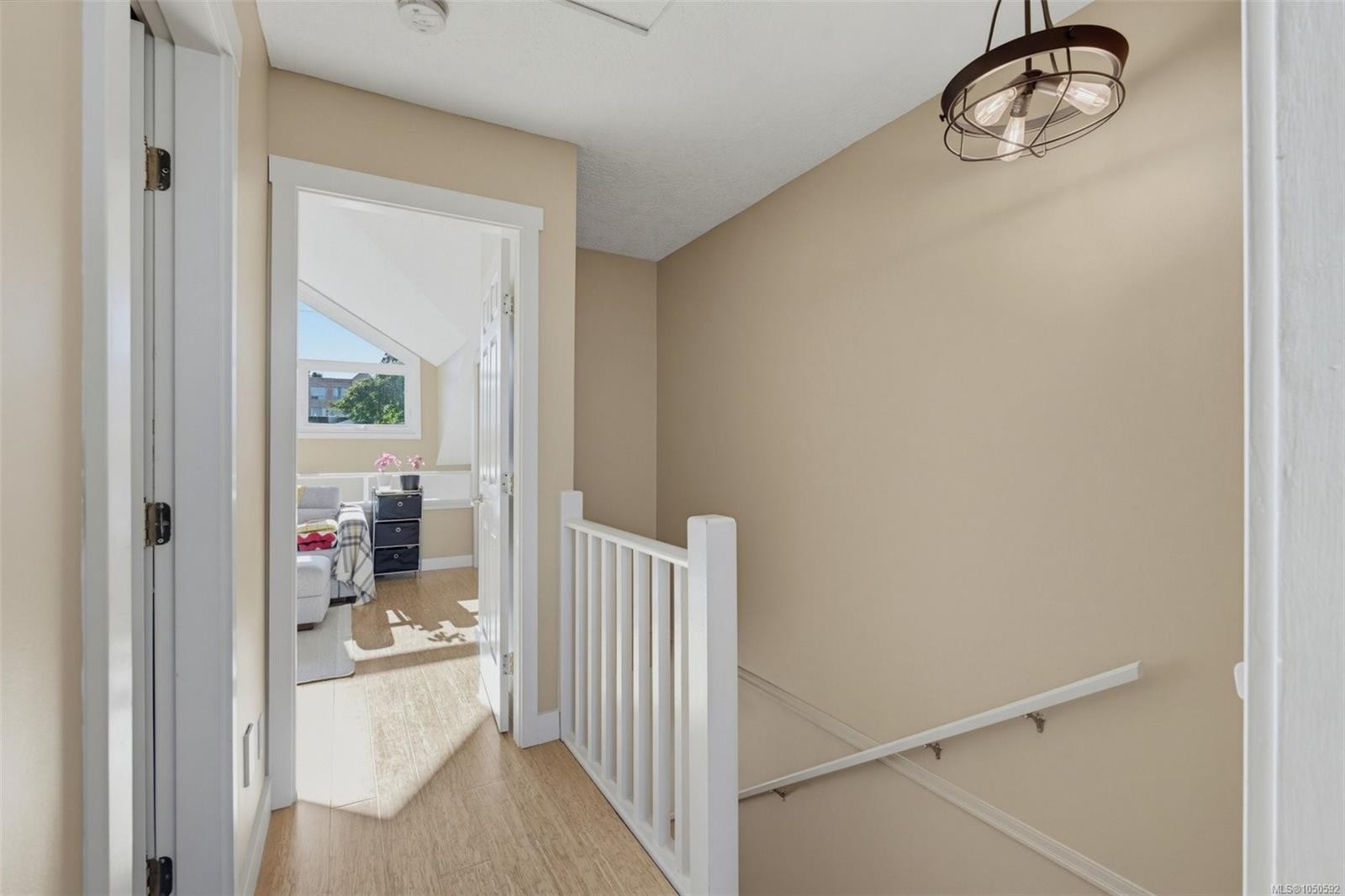 #2-20 Menzies St, Victoria, BC