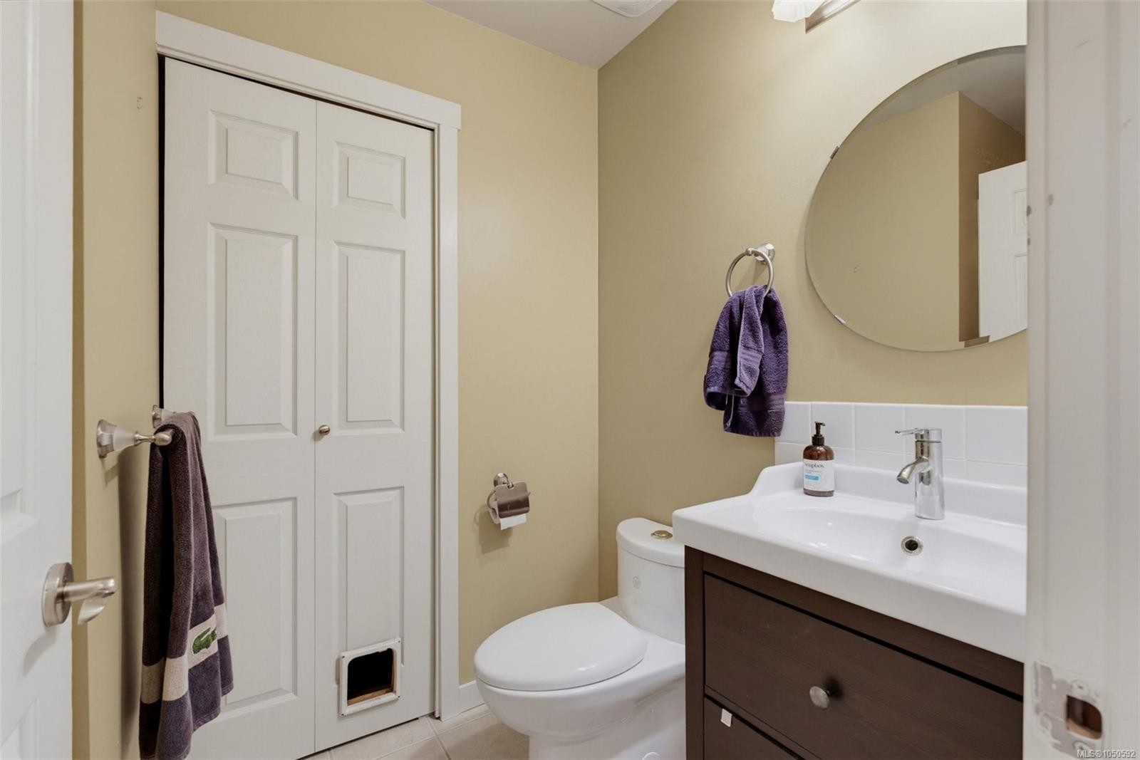 #2-20 Menzies St, Victoria, BC