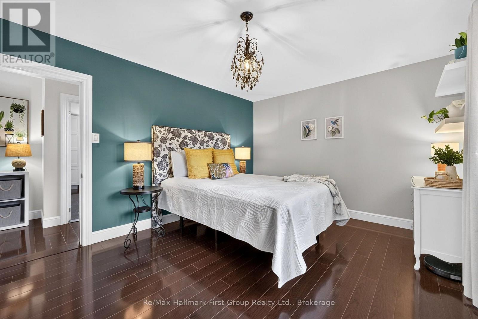 10 Lincoln Street, Ajax (Central West), ON
