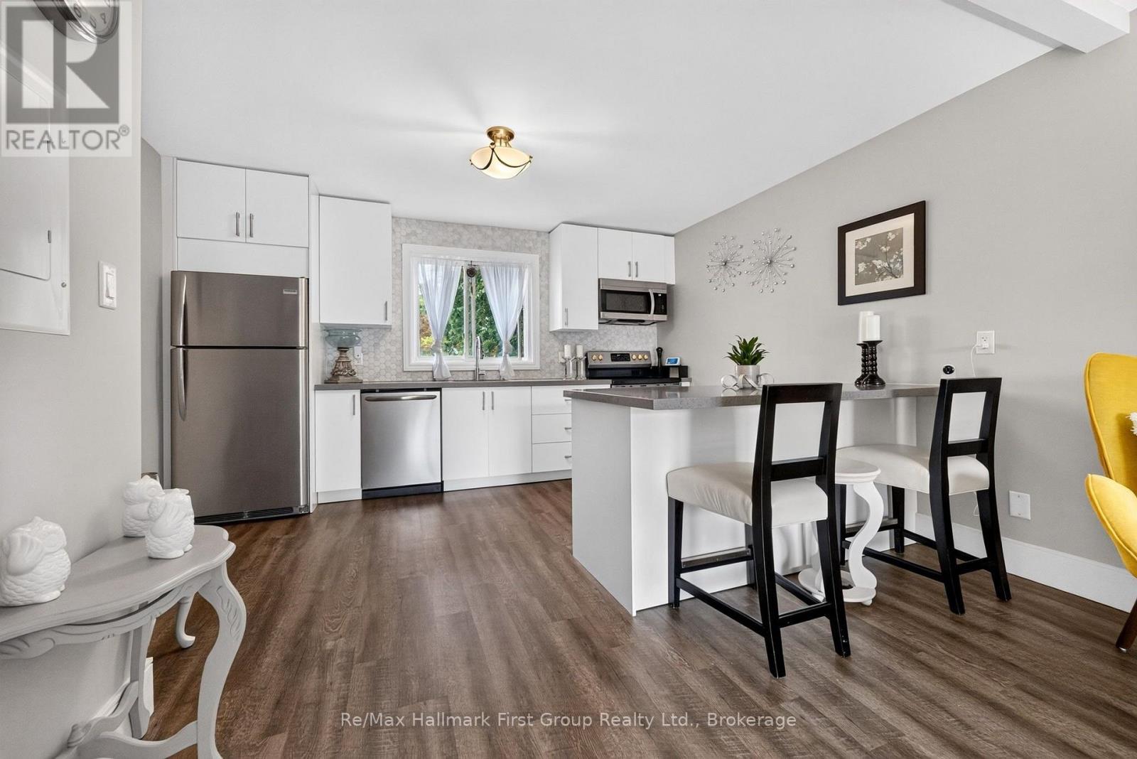 10 Lincoln Street, Ajax (Central West), ON
