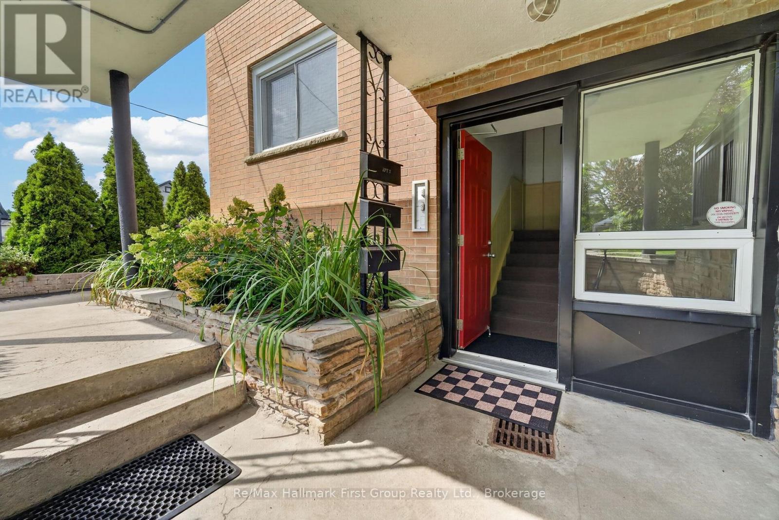 10 Lincoln Street, Ajax (Central West), ON